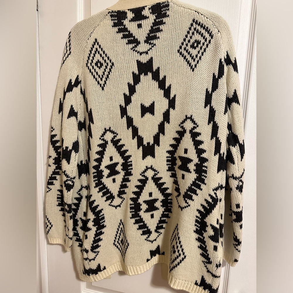 SWS - sweater - Picture 2 of 4